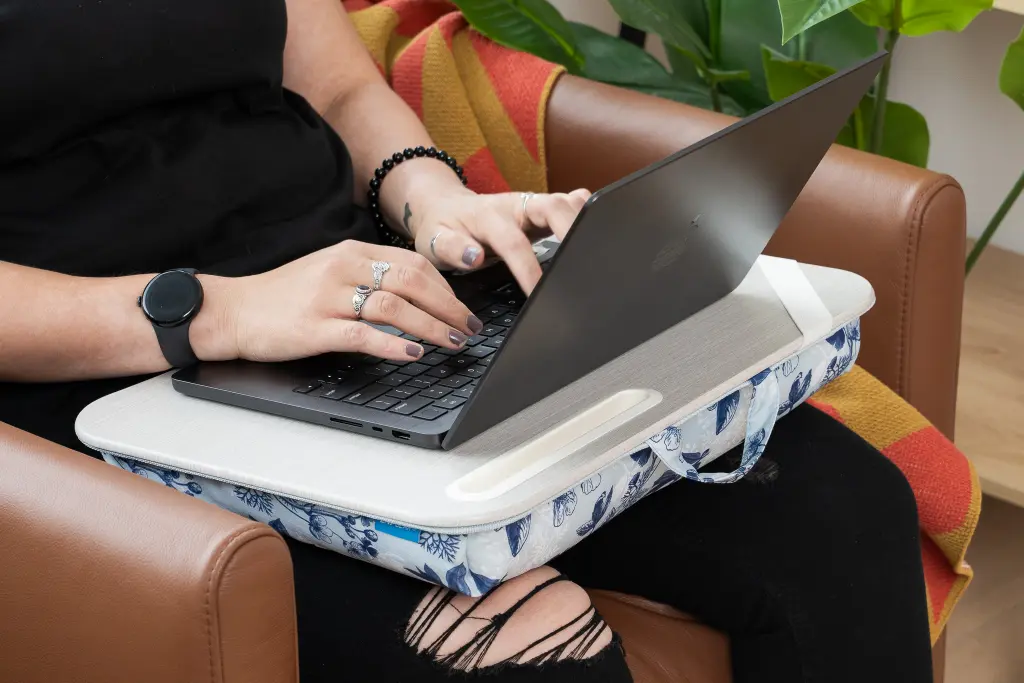 8 Best Laptops for Hotel Room Office Setups in 2025