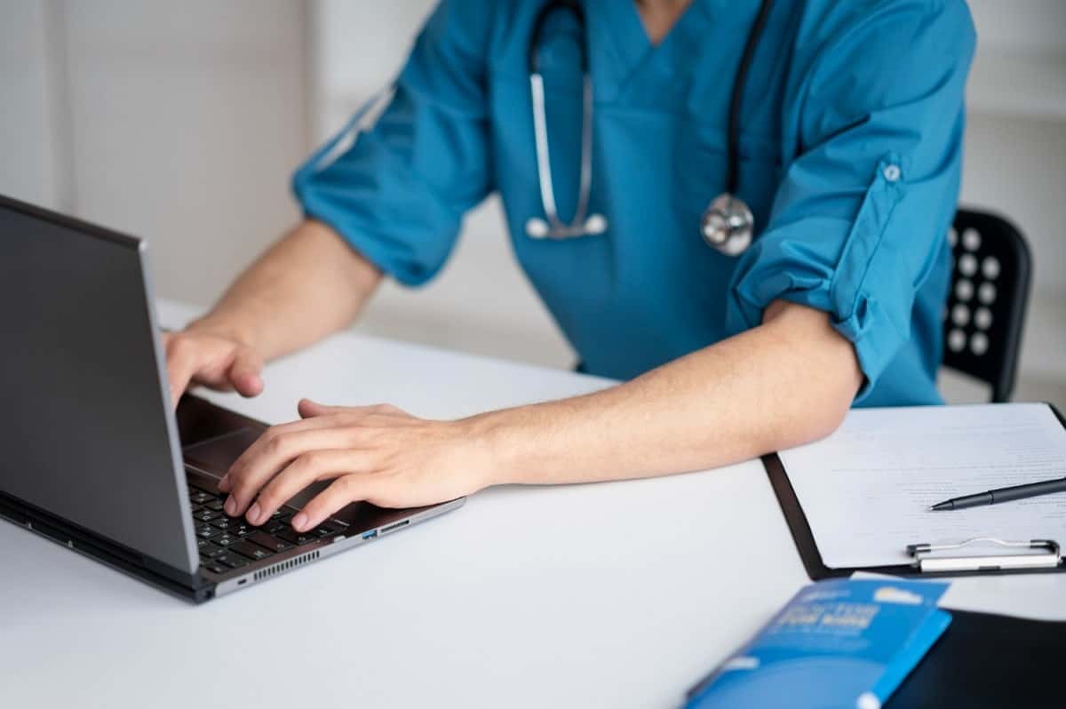 8 Best Laptops for Nursing Students 2025