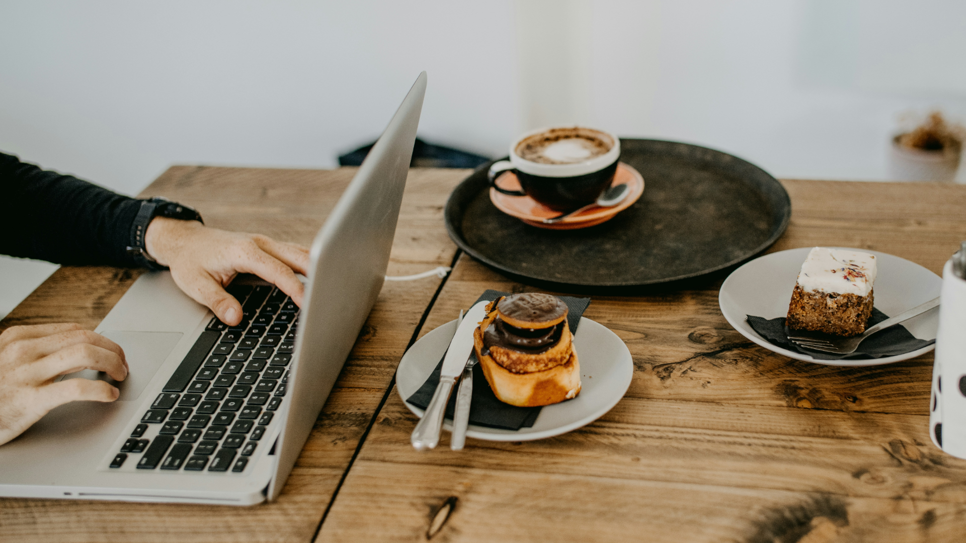 8 Best Laptops for Working in Cafes in 2025